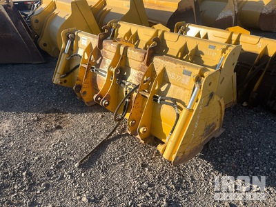 John Deere 91 in Multipurpose Bucket