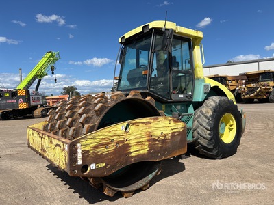 2006 Ammann ASC110PD Padfoot Drum Compactor