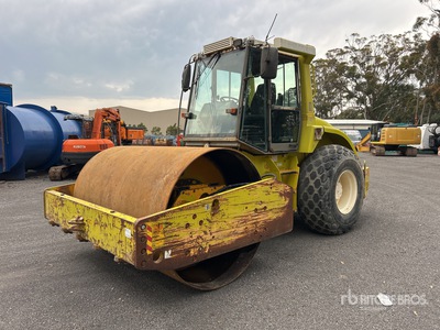2001 Multipac VV1100D Smooth Drum Compactor