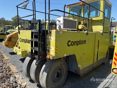 1985 PACIFIC ROLLPAC RP38 7 Wheel Pneumatic Roller