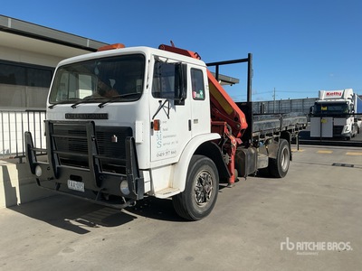 1988 International Harvester Tipper Truck w/Crane