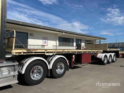 2000 MaxiTrans Tri/A B-Double Lead Flatbed Trailer