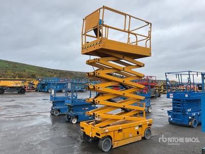 2010 Haulotte Compact 14 Electric Plateforme élévatrice à ciseaux