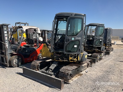 Lote de Chasis, Cadenas, Cabina y Contrapeso para Miniexcavadora / Chassis, Tracks, Cab and Counterweight