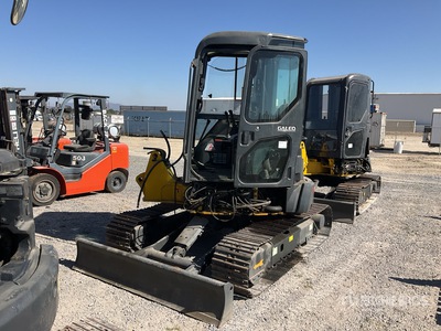 Lote de Chasis, Cadenas, Cabina y Contrapeso para Miniexcavadora / Chassis, Tracks, Cab and Counterweight