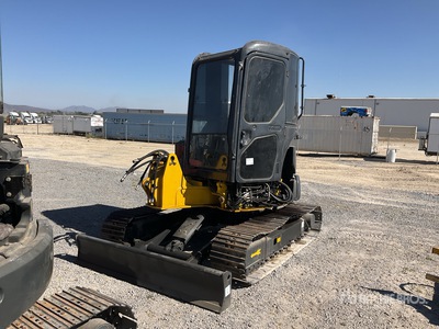 Lote de Chasis, Cadenas, Cabina y Contrapeso para Miniexcavadora / Chassis, Tracks, Cab and Counterweight