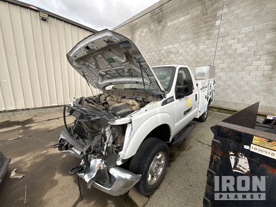2016 Ford F-250 XL 4x4 Utility Truck (Inoperable)