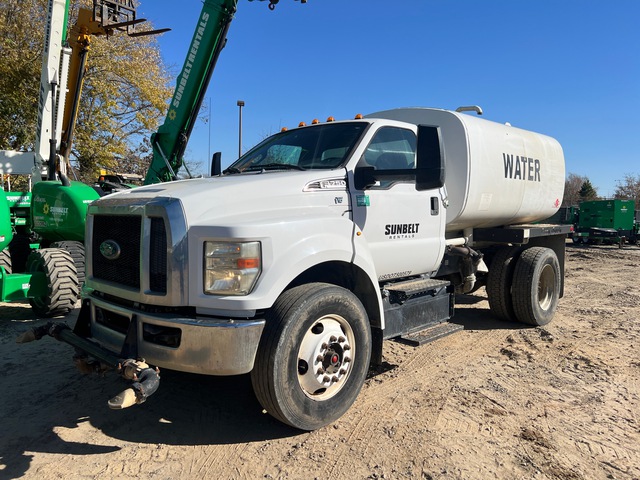 2016 Ford F-750 4x2 Water Truck