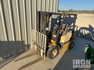 2013 Yale GDP050 4800 lb Pneumatic Tire Forklift (Inoperable)