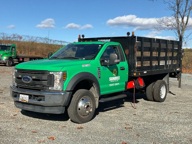 2018 Ford F-450 XL 4x4 Flatbed Truck
