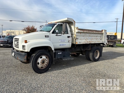 2002 GMC C6500 4x2 S/A Dump Truck