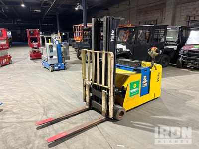 2014 Yale MCW040LEN24TE072 4000 lb Electric Stacker