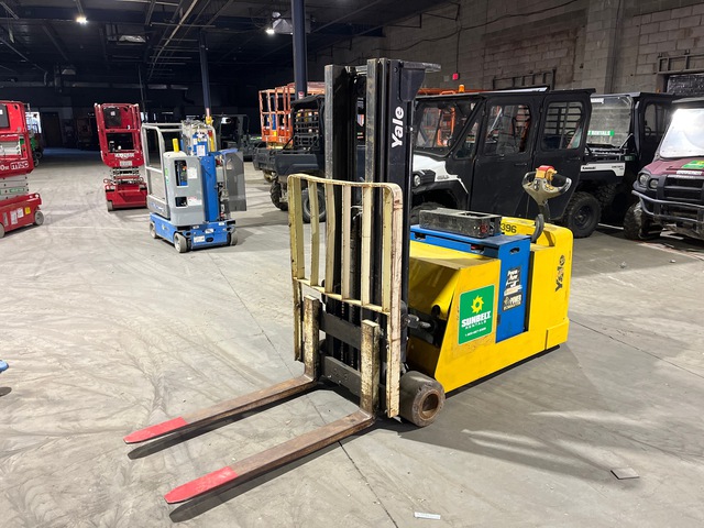 2014 Yale MCW040LEN24TE072 4000 lb Electric Stacker