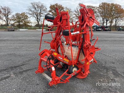 2022 Kuhn GF8700 Model 2023 Hooi schudder (Unused)