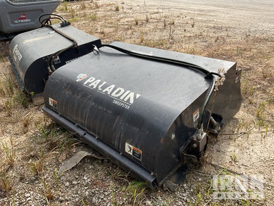 2023 Sweepster 21560M-0022 62 in Zamiatarka o sterowaniu burtowym