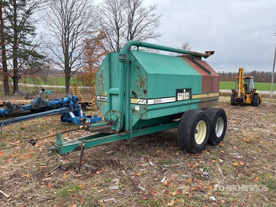 1985 WIC 2300 Liquid T/A Manure Spreader