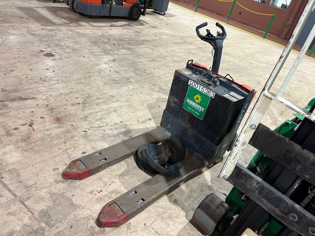 2018 Toyota 8HBW23 4500 lb Electric Pallet Jack