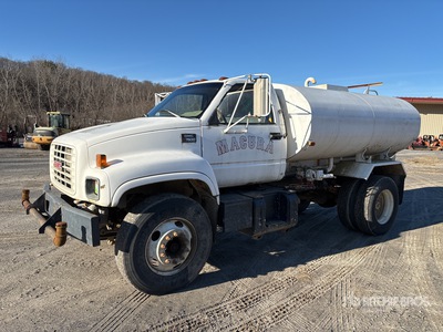 1998 GMC C7500 2000 gal 4x2 散水車