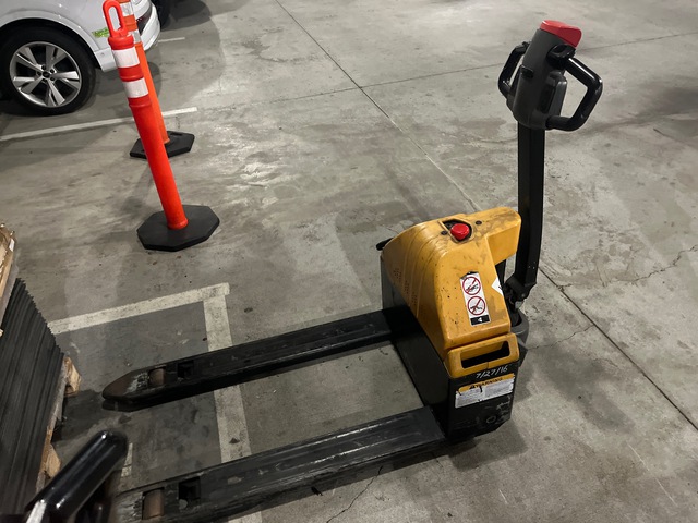 Big Joe E-30 3000 lb Electric Pallet Jack