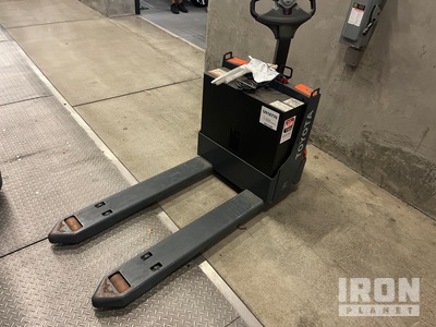 2017 Toyota 8HBW23 4500 lb Electric Palletwagen