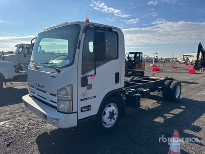 2012 Isuzu NRR 4x2 الكابينة والهيكل