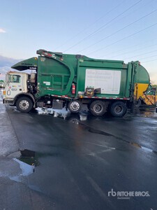 2017 Mack MRU613 Waste Collection Truck