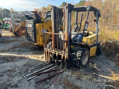 2004 Yale GDP090LJNPBV085 8150 lb Pneumatic Tire Chariot Élévateur