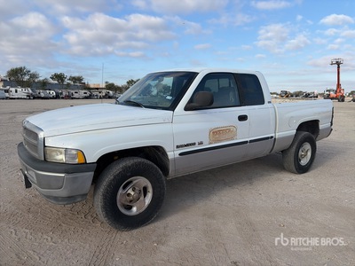 2000 Dodge Ram 1500 4x4 Extended Cab Pickup