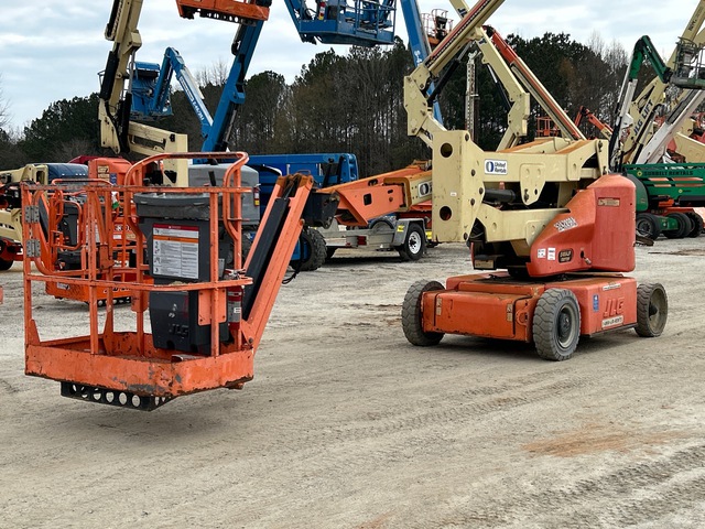 2012 JLG E400AJPN 2WD Electric Articulating Boom Lift