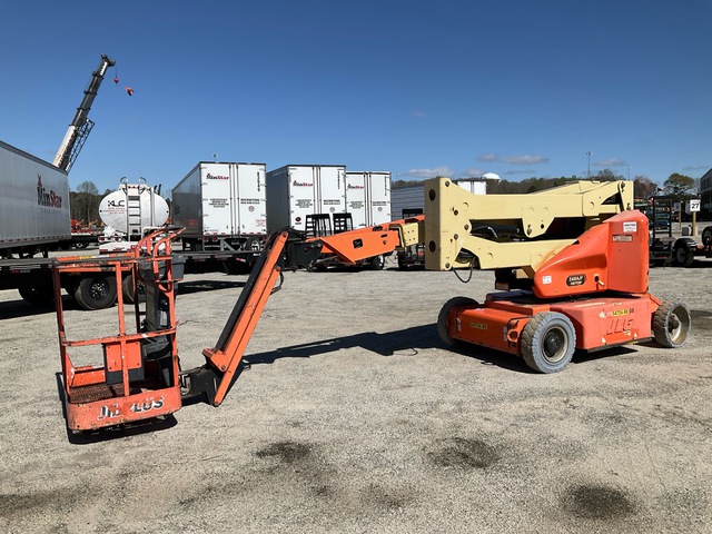 2012 JLG E400AJPN 2WD Electric Articulating Boom Lift