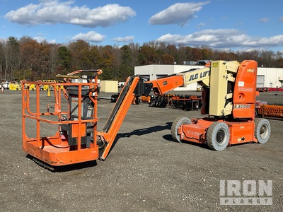 2013 JLG E300 AJP 2WD Electric رافعة بذراع