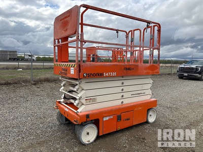 2016 Snorkel S4732E Electric Scissor Lift