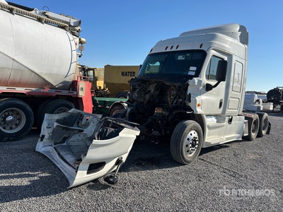 2015 Freightliner Cascadia 113 6x4 T/A Sleeper Truck Tractor (Inoperable)