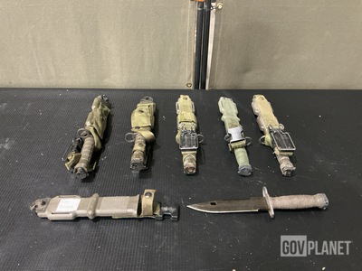 (138) Bayonet Knives w/Scabbards