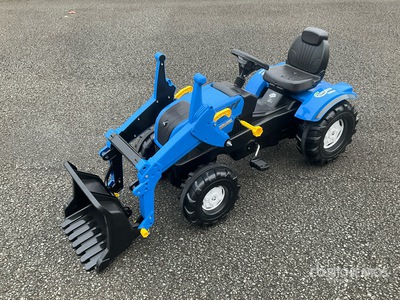 2024 New Holland T7 Pedal Tractor (Unused)