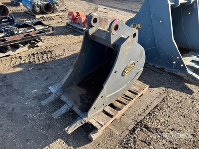 24 in Digging Excavator Bucket - Fits Doosan Dx140R