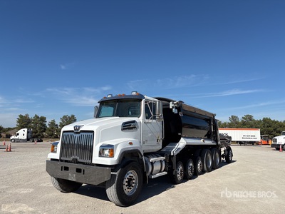 2018 Western Star 4700SF 14x4 Super 18 شاحنة قلابة -خمس محاور