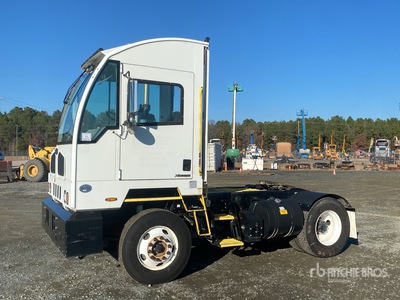 2018 Autocar Industries XSpotter 4x2 ターミナル トラクター