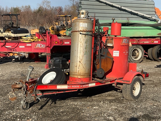 2000 Crafco E-Z Pour Asphalt Kettle (Inoperable)