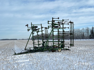 John Deere 34 ft Coltivatore