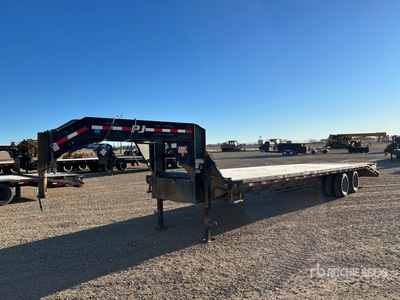 2019 PJ 30 ft T/A Gooseneck Equipment Trailer