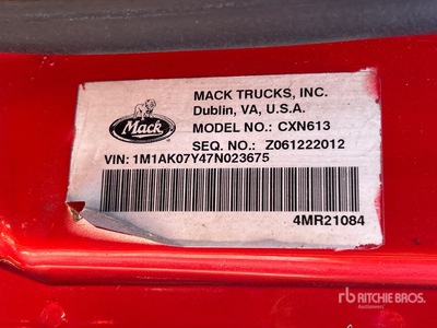 2007 Mack CXN613 6x4 Getreidetransporter