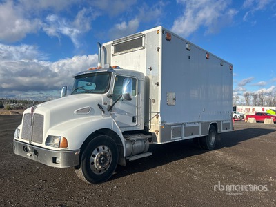 2006 Kenworth T300 4x2 Furgonetka