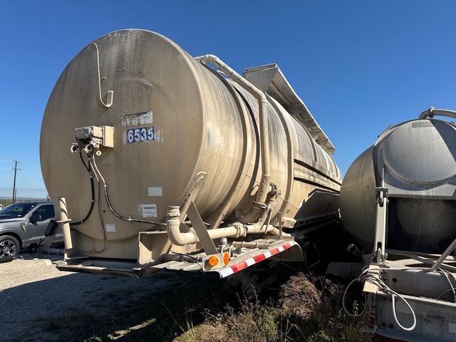 1979 Butler S/A Pneumatic Bulk Trailer