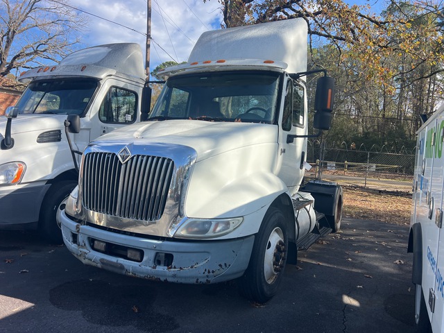 2007 International 8600 4x2 S/A Day Cab Truck Tractor