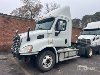 2013 Freightliner Cascadia 113 4x2 تراكتور شاحنة (أحادي المحور) (Inoperable)