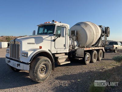 2003 Kenworth W900 10x4 Mixer Truck