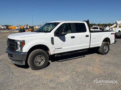 2017 Ford F-350 XL 4x4 Crew Cab بيك اب