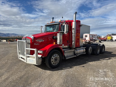 2013 Kenworth T800 8x4 Tri/A Sleeper Truck Tractor