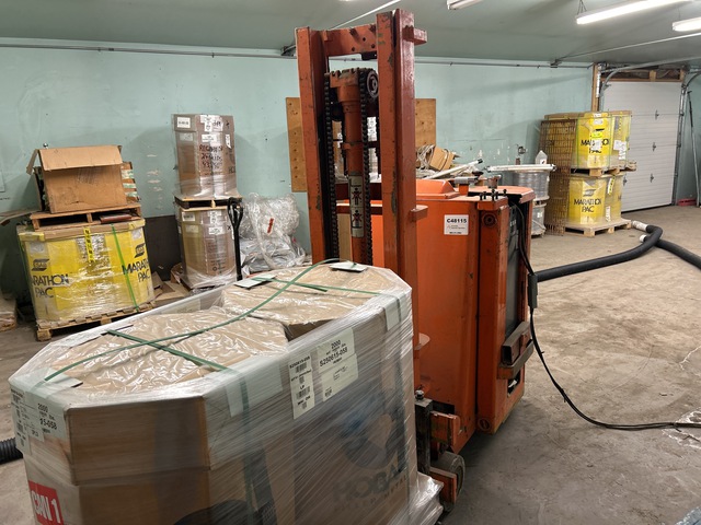 Clark NST30 3000 lb Electric Pallet Jack Clark NST30 3000 lb Electric Pallet Jack